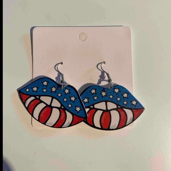 B2G1🇺🇸Patriotic Mouth Earrings American Red White Blue Stars Stripes• NWT - Picture 7 of 12
